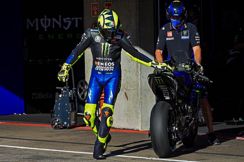 Valentino Rossi in bits by bike